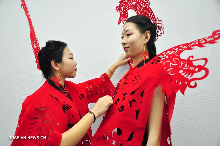 Праздничные наряды с "бумажными вырезками" от мастерицы из Ляочэна