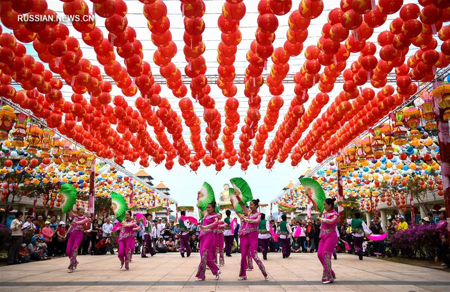 Все новогодние традиции Китая в одном городе  