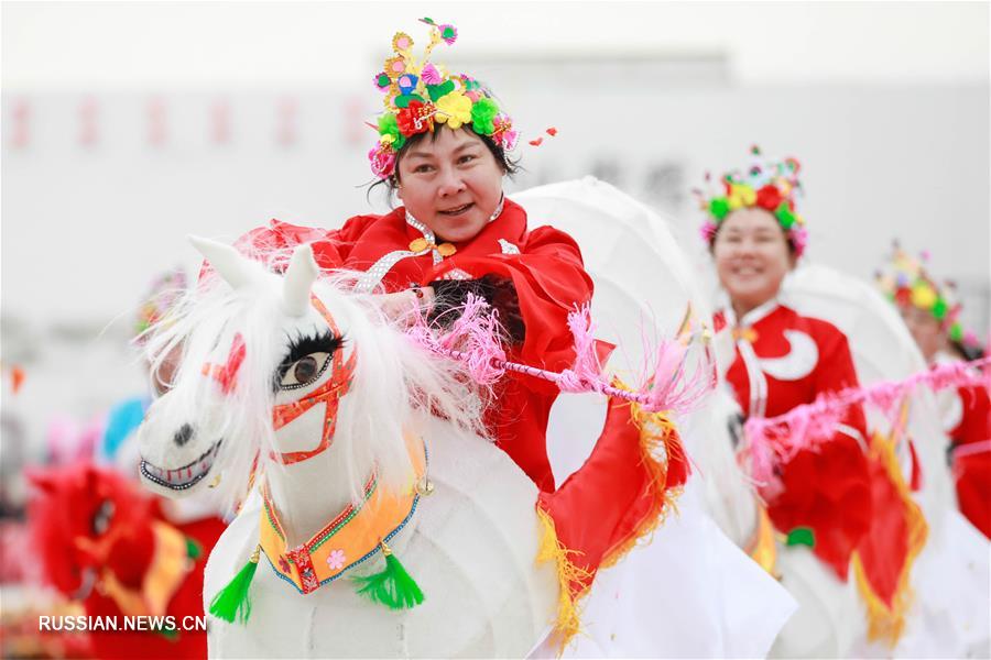 Танец фонарей-лошадей в уезде Сюйи