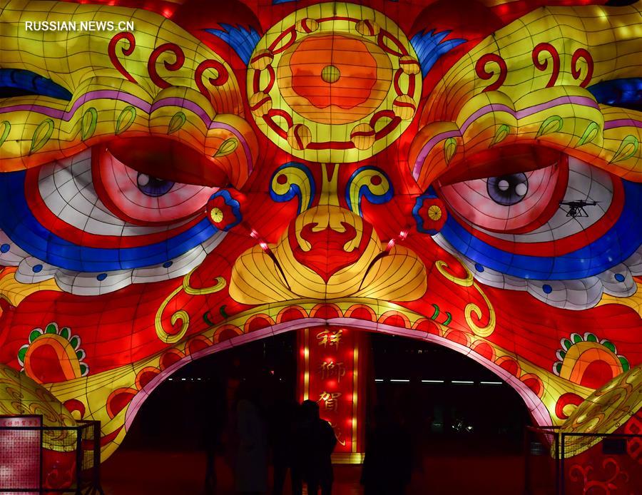В городе Чжэнчжоу встречают Праздник фонарей