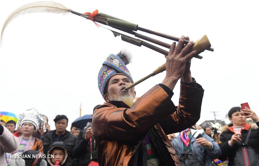 Новогодний фестиваль Гулунпохуэй в волости Сянфэнь