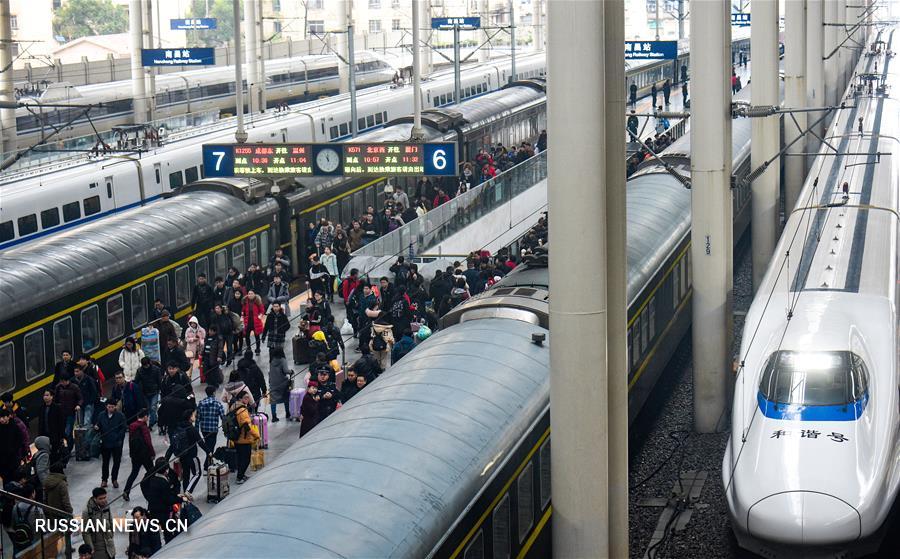 На железнодорожном транспорте Китая наступил новый пик пассажирских перевозок после праздника Весны