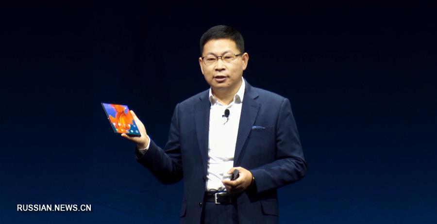 Компания Huawei представила новый смартфон со складным экраном Mate X