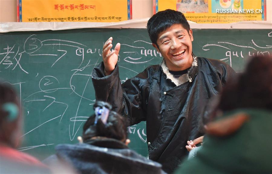 Школьные классы для пожилых в Лхасе