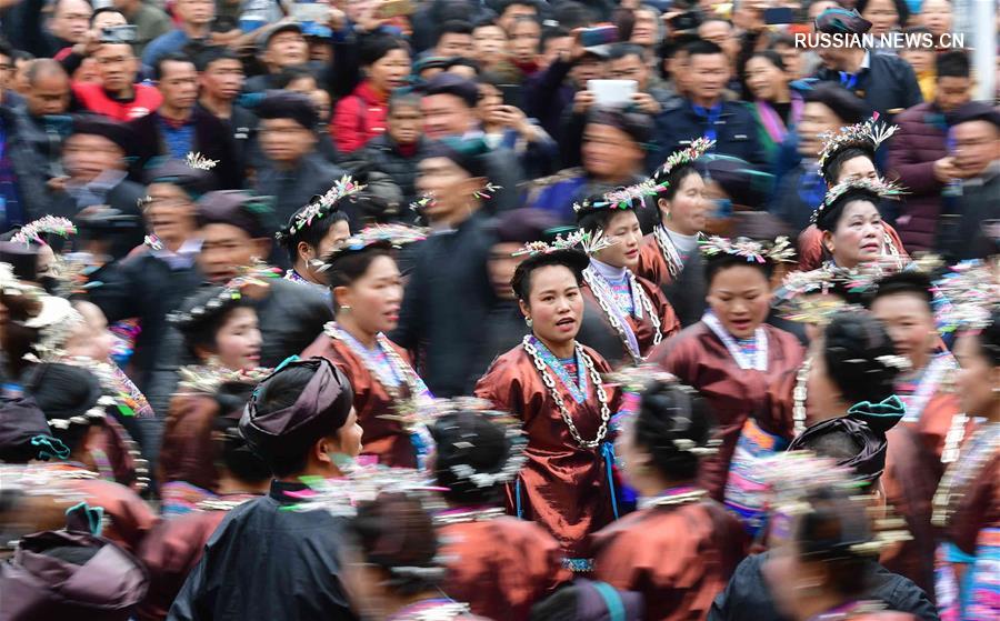 Празднование второго дня второго лунного месяца в уезде Жуншуй