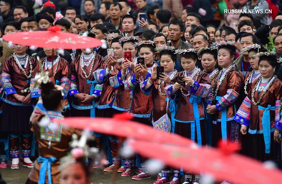 Празднование второго дня второго лунного месяца в уезде Жуншуй