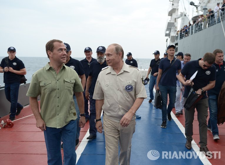 Рабочая поездка президента РФ В.Путина и премьер-министра Д.Медведева в Крым