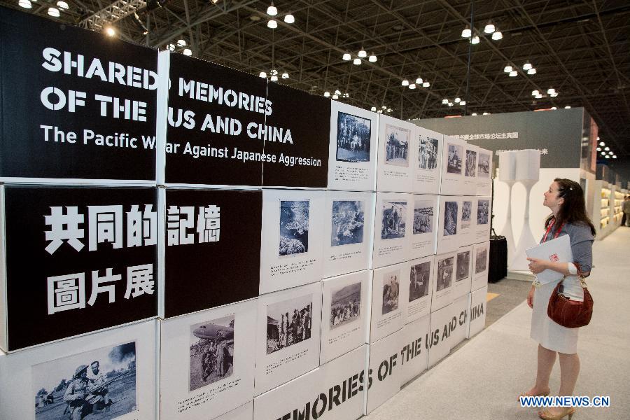 US-NEW YORK-WWII-MEMORIES-BOOK-PHOTO EXHIBITION