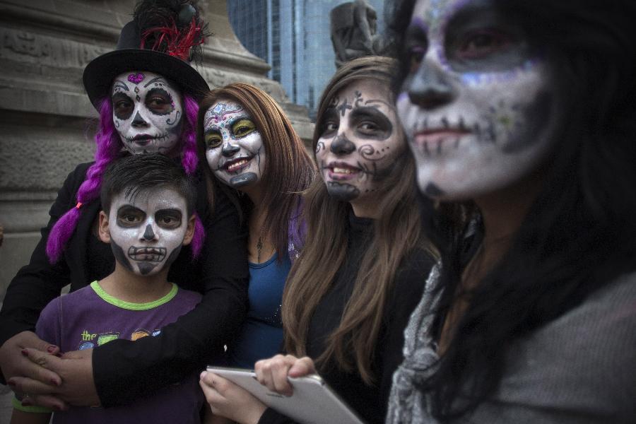 MEXICO-MEXICO CITY-DAY OF THE DEAD-PARADE