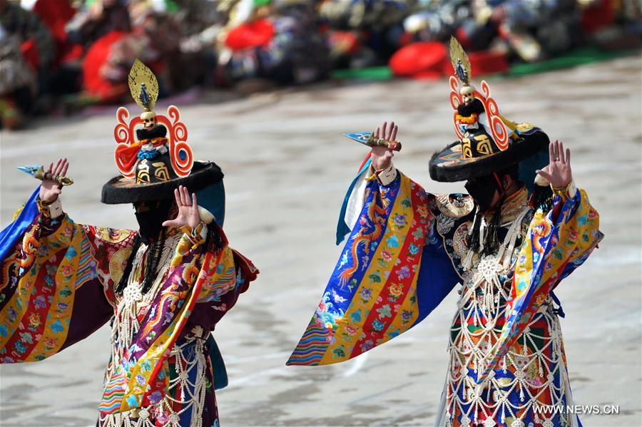 CHINA-GANSU-XIAHE-LABRANG MONASTERY-RELIGIOUS DANCE (CN)