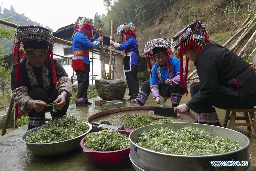 #（图片故事）（2）艾粑飘香春日瑶寨