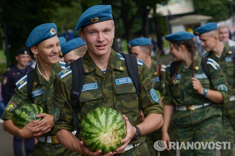 Празднование Дня ВДВ в городах России