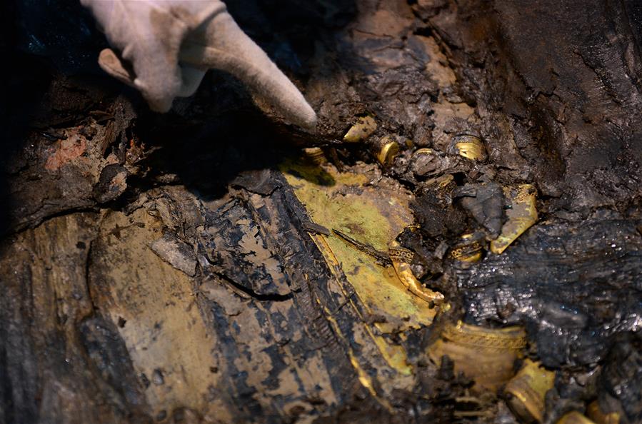 （文化）（3）南昌西汉海昏侯墓发现多块金板 专家确认为汉墓考古史上首次发现