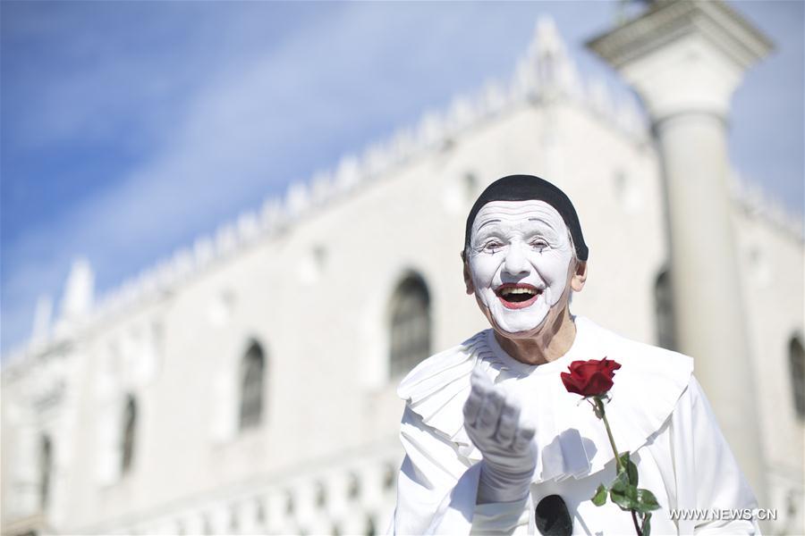 ITALY-VENICE-CARNIVAL