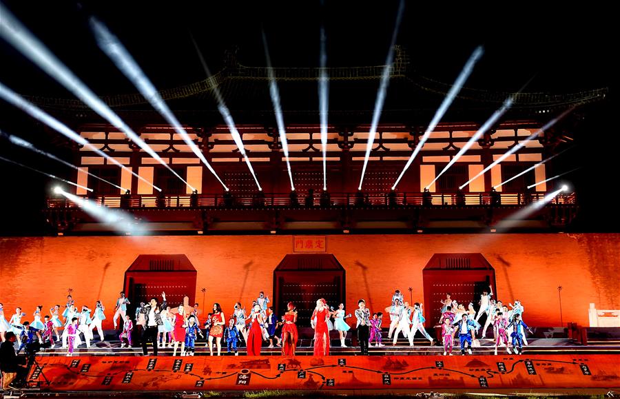 (晚报)(1)第34届中国洛阳牡丹文化节开幕