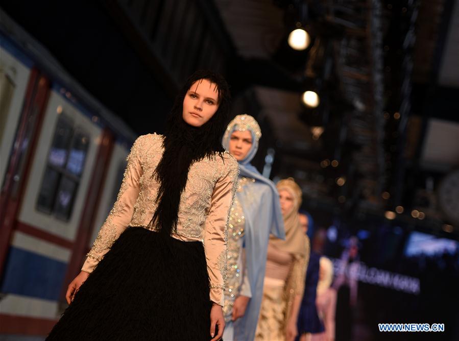 В Стамбуле открылась Неделя моды в консервативном стиле