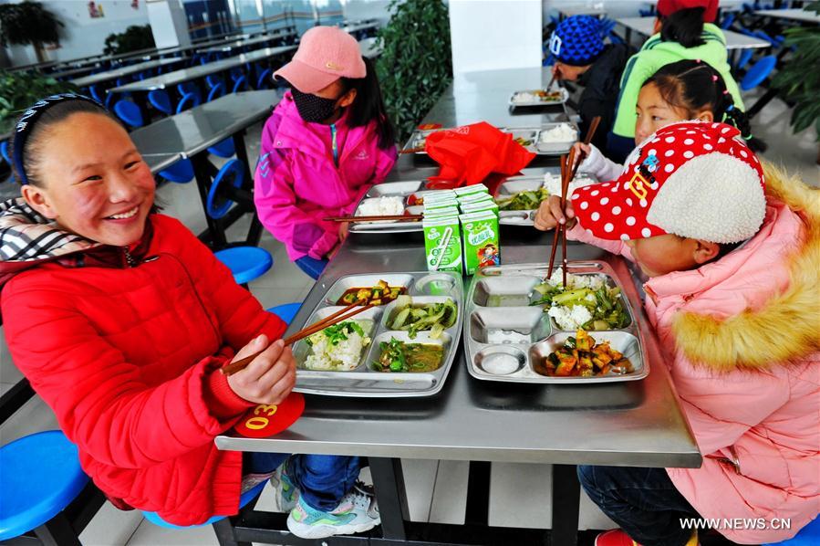 Китайский Тибет празднует 65-ю годовщину мирного освобождения