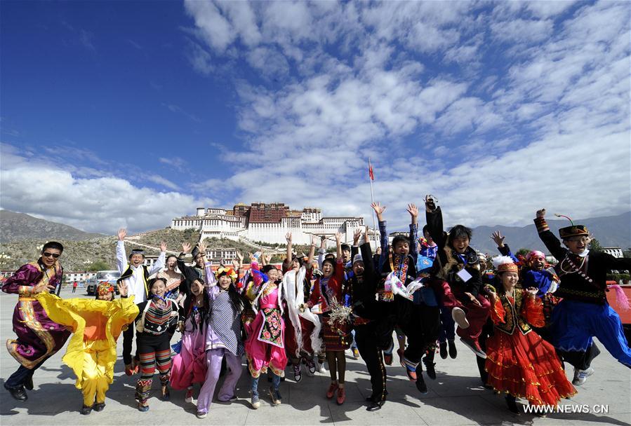 Китайский Тибет празднует 65-ю годовщину мирного освобождения