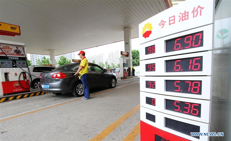 В Китае выросли цены на автомобильное топливо