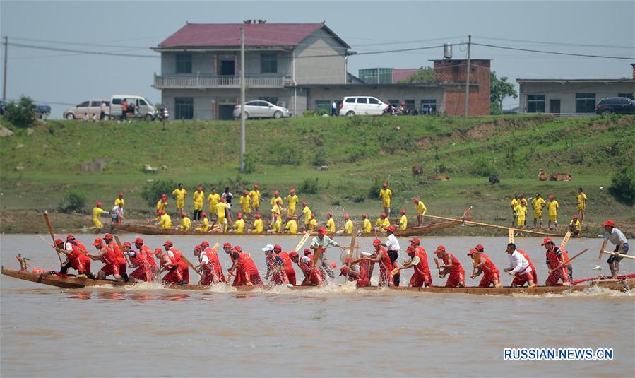 Гонка на лодках-драконах в Наньчане
