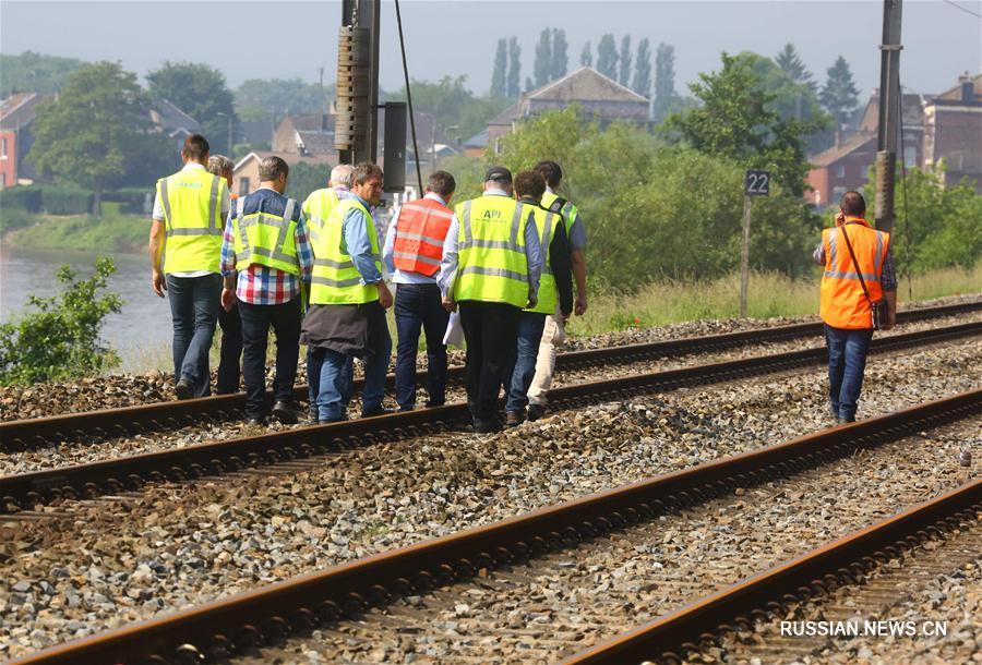 Три человека погибли и 40 ранены в результате столкновения поездов в Бельгии