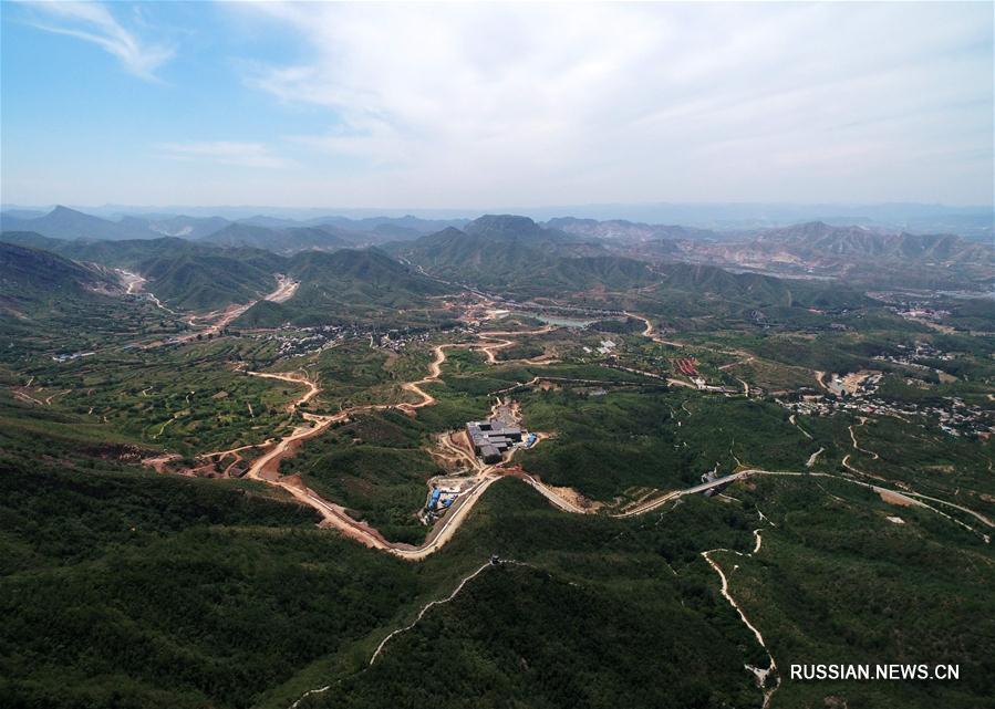 Возрождение лесов на склонах гор Тайханшань в провинции Хэбэй