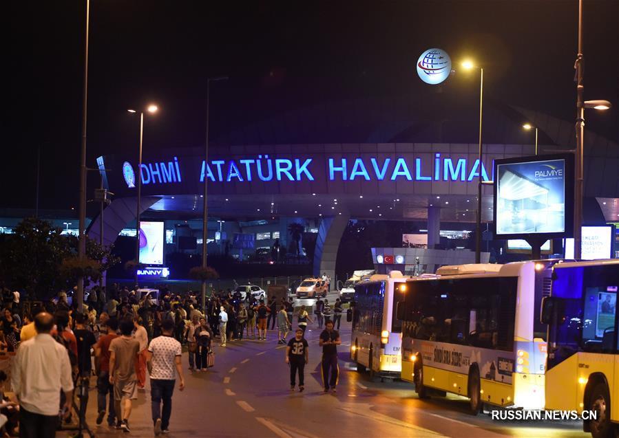 Как минимум 36 человек погибли в результате взрывов в международном аэропорту Стамбула 
