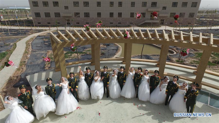 В Кашгаре прошла коллективная свадьба пограничников