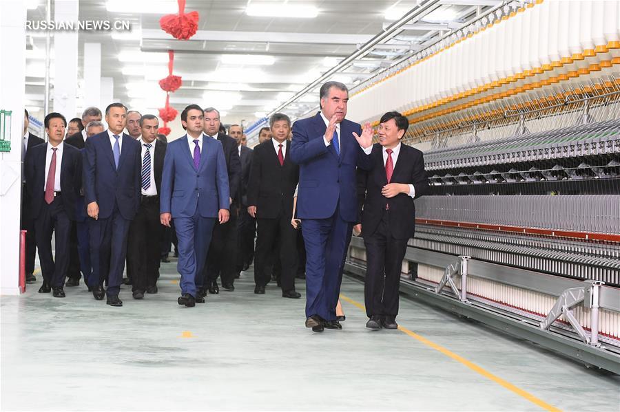 На юге Таджикистана открыта первая очередь текстильного комплекса "Чжунтай -- Дангара Синь Сылу Текстайл"