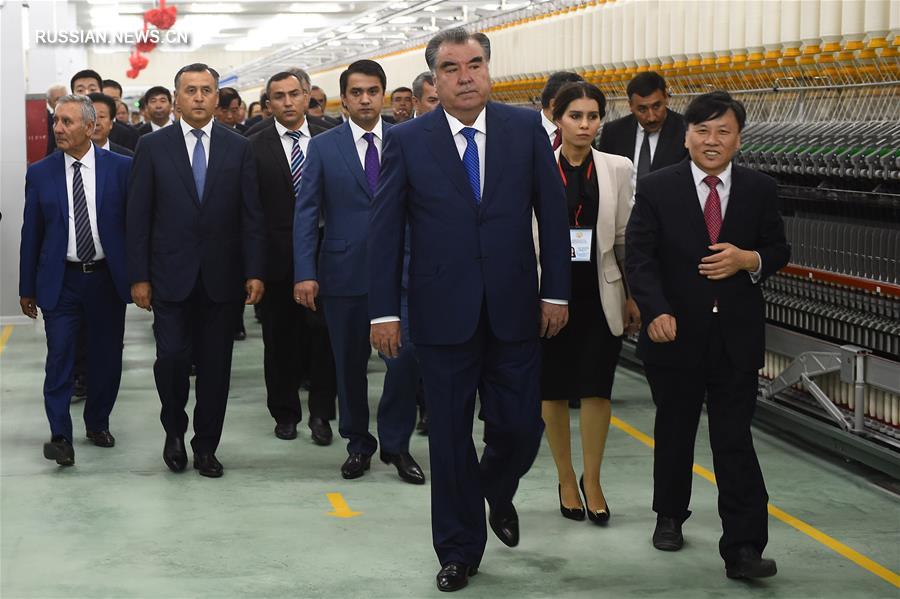 На юге Таджикистана открыта первая очередь текстильного комплекса "Чжунтай -- Дангара Синь Сылу Текстайл"