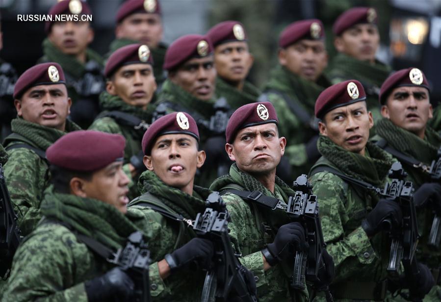 Мексика встретила 206-ю годовщину провозглашения независимости военным парадом в  столице 