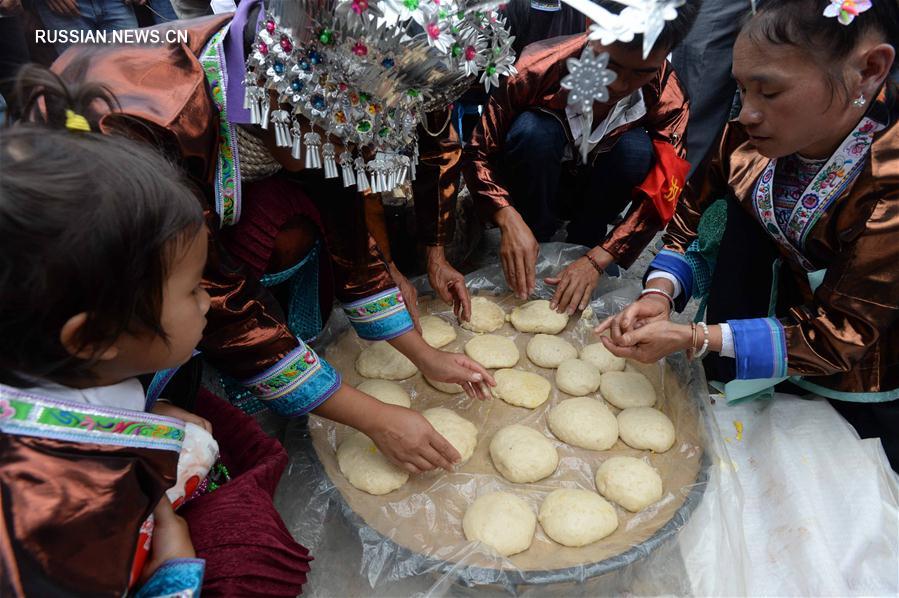 Традиционный праздник "Чунбацзе" в мяоской деревне
