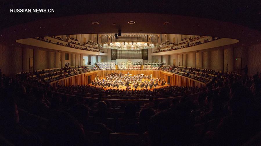 Концерт в честь годовщины Великого похода состоялся в Пекине