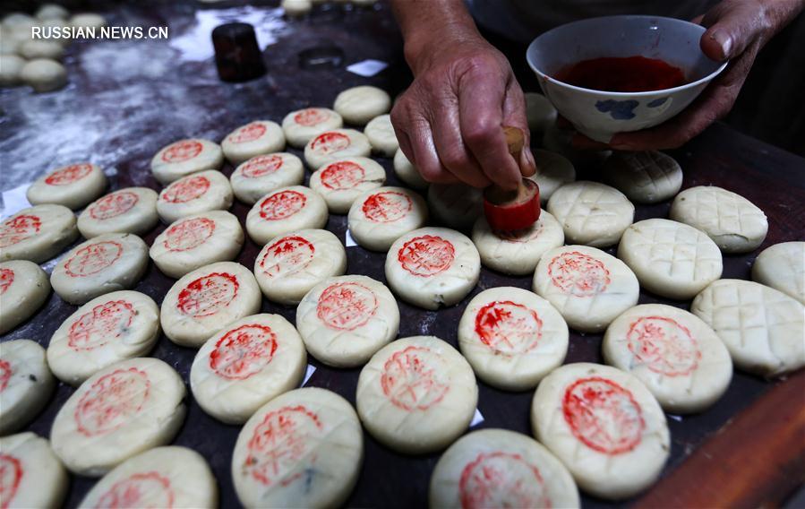 Лунные пряники по старинному рецепту готовят к празднику в провинции Аньхой
