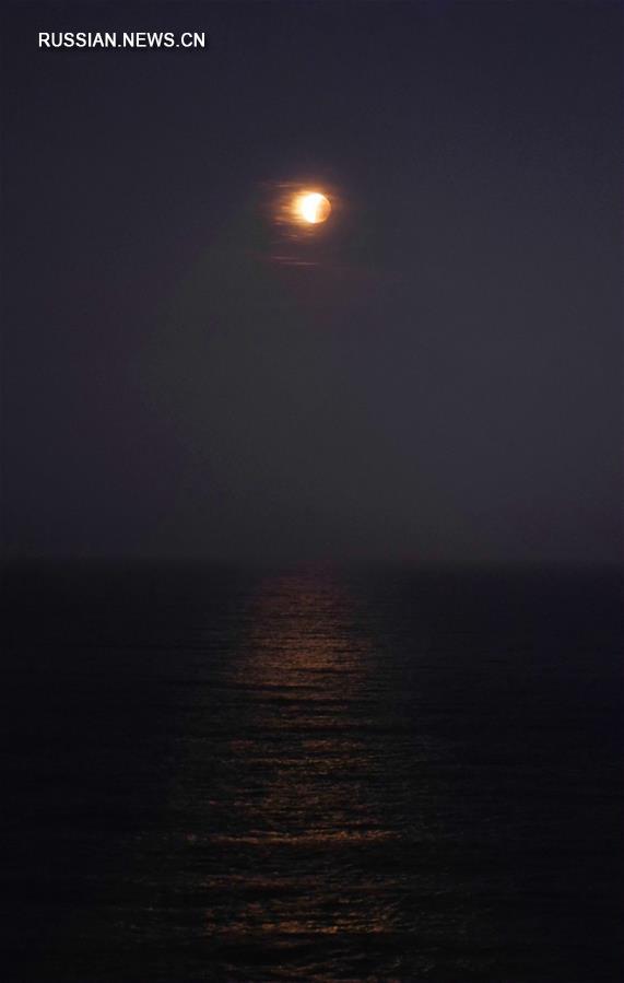 Полное лунное затмение в области залива Сан-Франциско