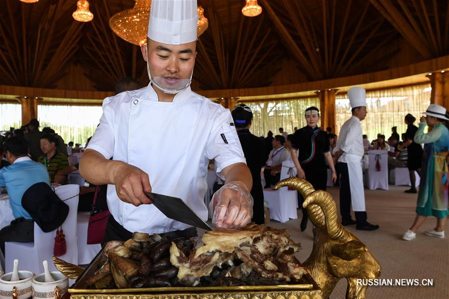 Презентация блюд монгольской кухни в хошуне Шулун-Хух