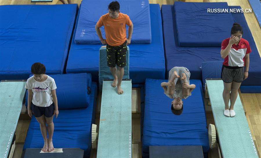 Прыжки в воду -- Сборная Китая готовится к Азиатским играм 2018