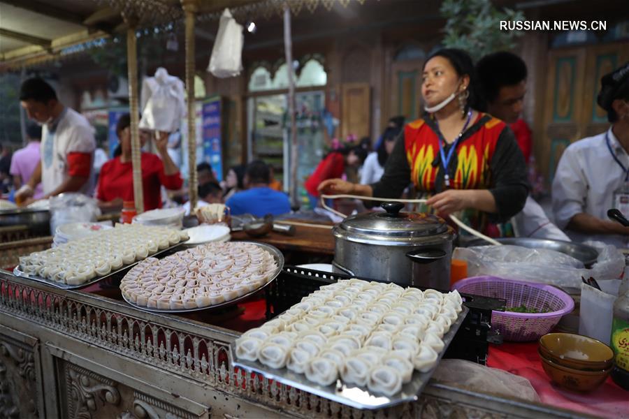 Среди деликатесов Синьцзяна все могут найти вкус родных краев