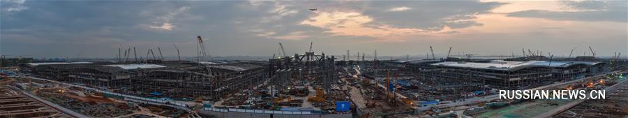 Успешно идут работы по монтажу железной конструкции Шэньчжэньского международного центра конференций и выставок