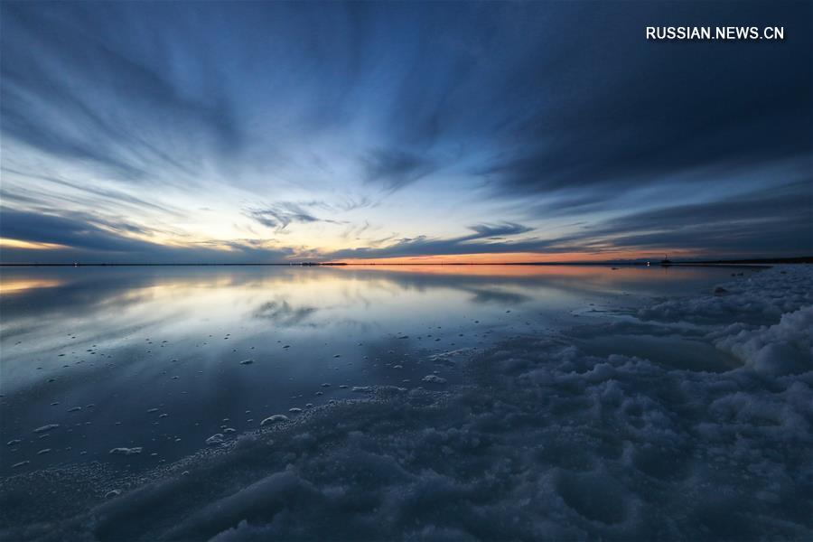 Соленое озеро Чархан