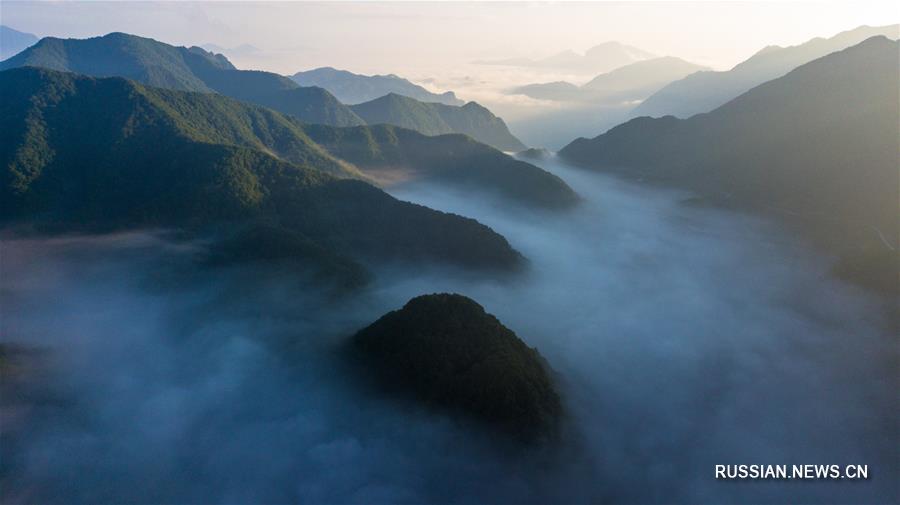 Утренний туман над озерами Дацзюху