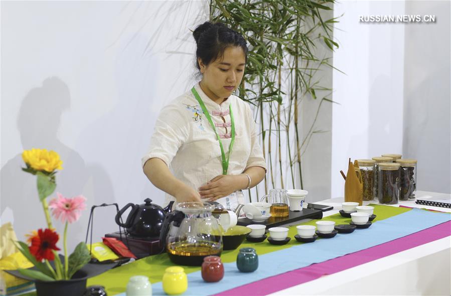 В Китае открылась 13-я международная ярмарка чая пуэр 