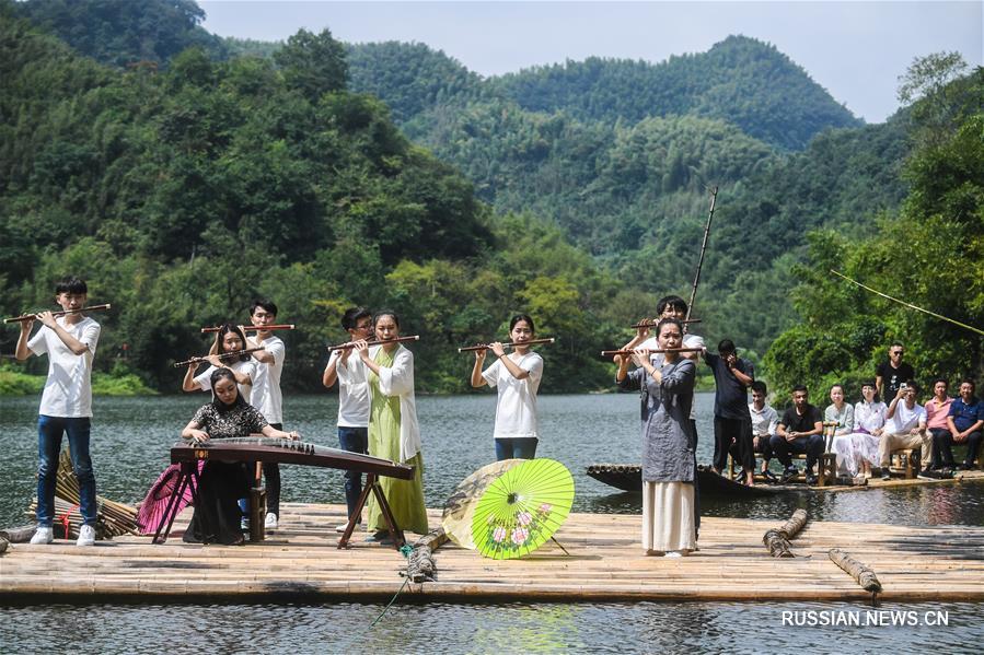 "Звук флейты над водной гладью" -- необычный концерт в окрестностях Ханчжоу