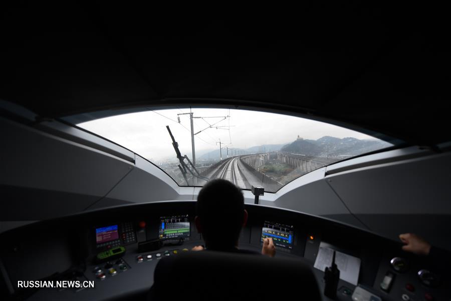 Высокоскоростные поезда модели "Фусин" начали курсирование по ВСЖД Ханчжоу - Хуаншань