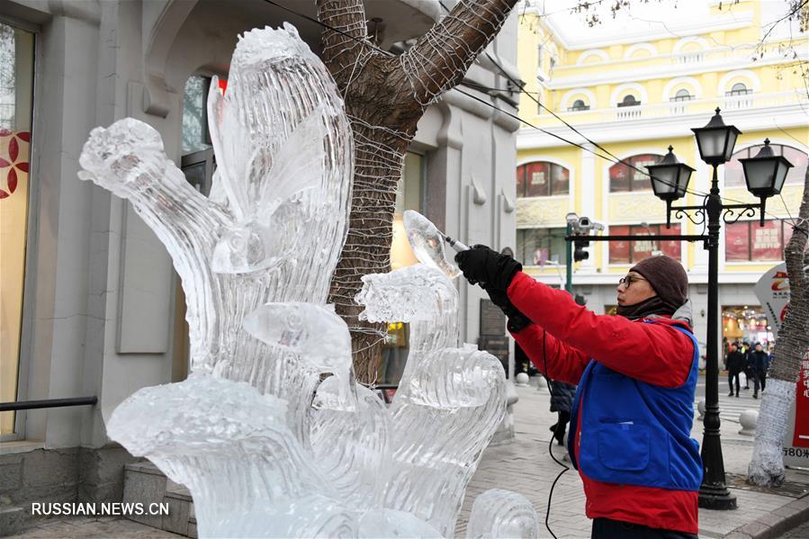 Ледяные скульптуры в центре Харбина
