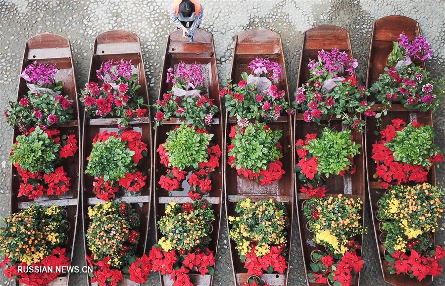 "Цветочный рынок на воде" в Гуанчжоу
