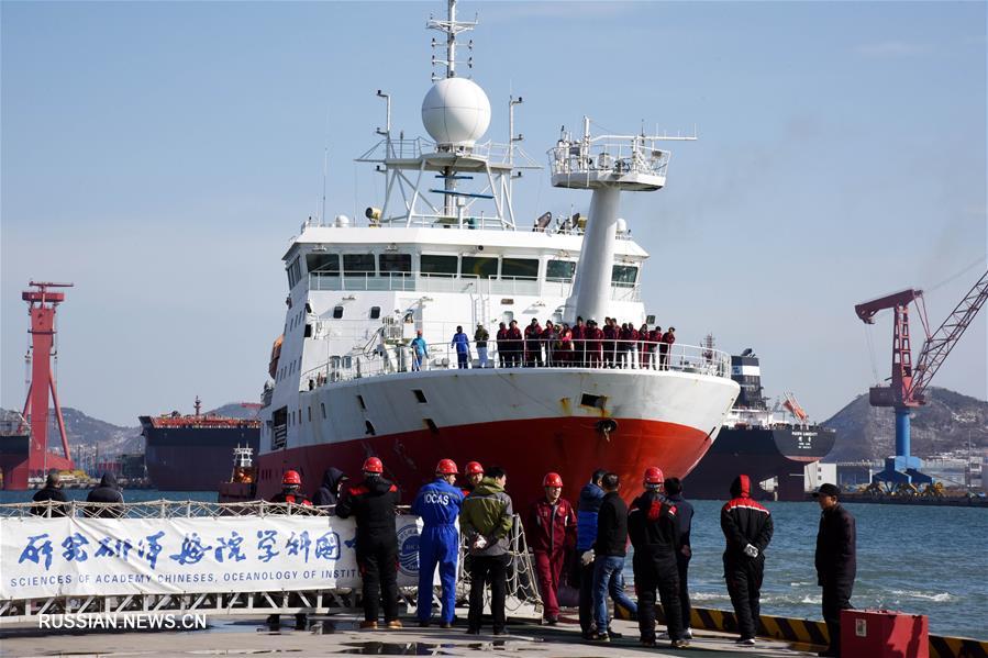 Научно-исследовательское судно "Кэсюэ" завершило миссию в западной части Тихого океана и вернулось в Циндао