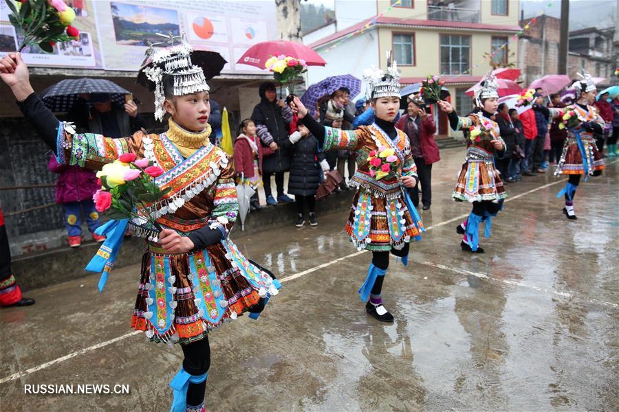 Народные гулянья "Датуннянь" в уезде Жуншуй