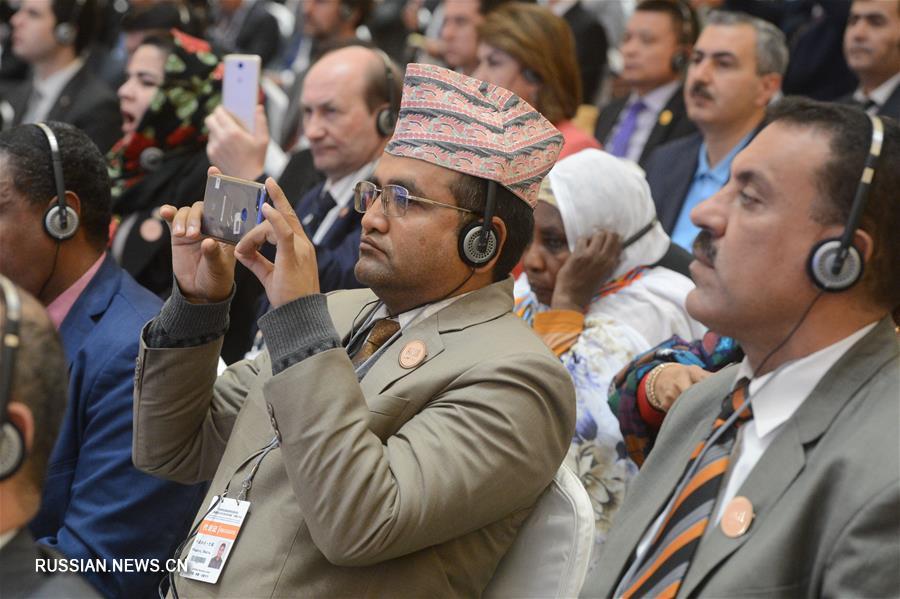 Тематический брифинг "Национальная политика и национальная солидарность: практический опыт Синьцзян-Уйгурского автономного района" в Урумчи