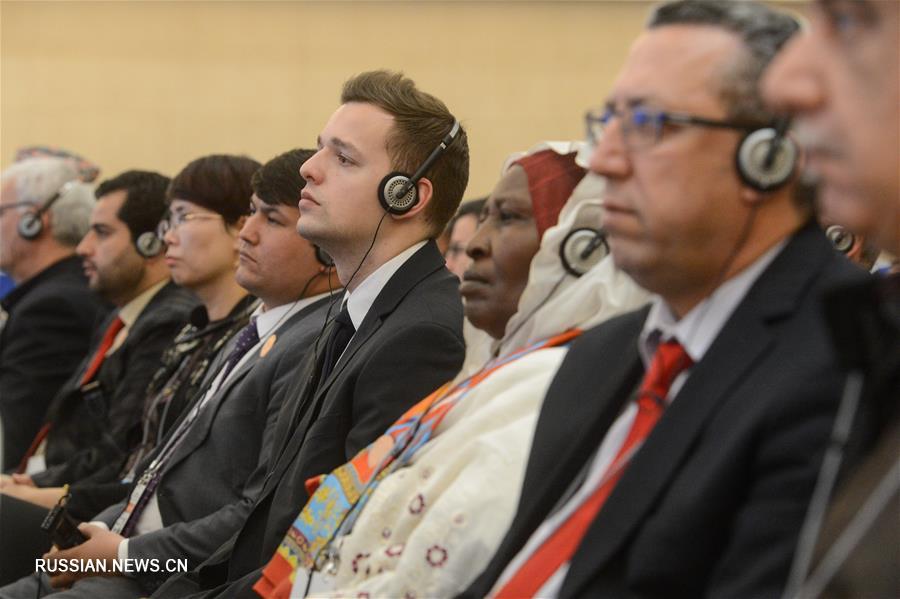 Тематический брифинг "Национальная политика и национальная солидарность: практический опыт Синьцзян-Уйгурского автономного района" в Урумчи